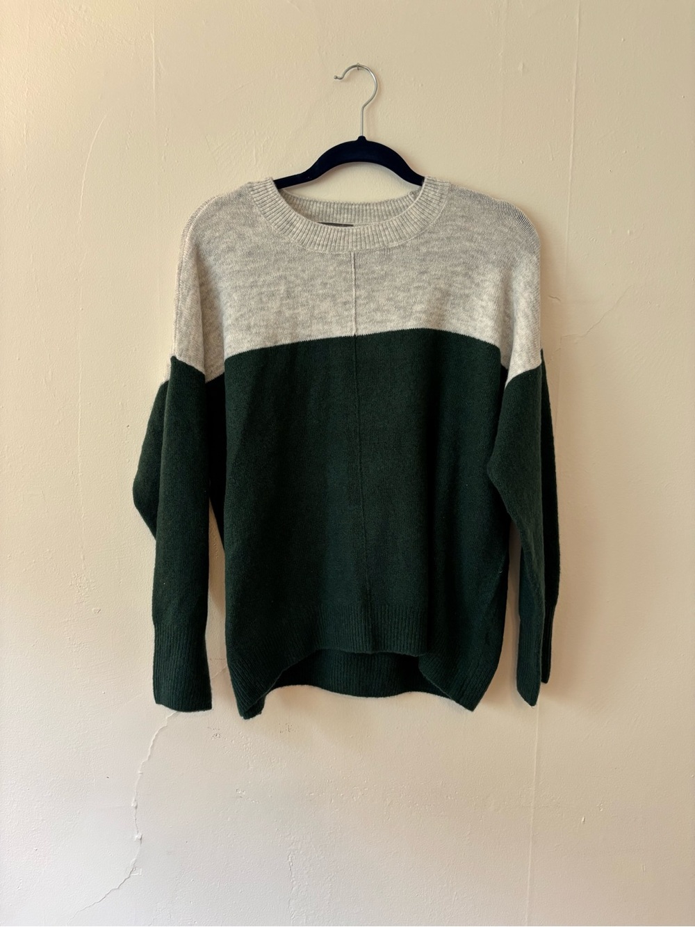 Vince Camuto Green and Cream Colorblock Crewneck Sweater